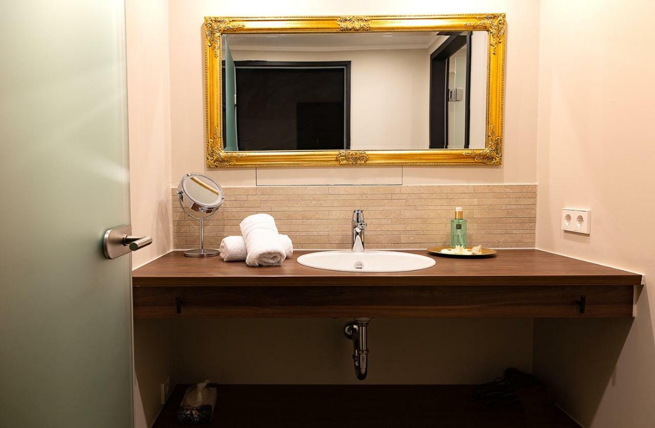 Hotel Zuckerfabrik Stuttgart Bagian luar foto